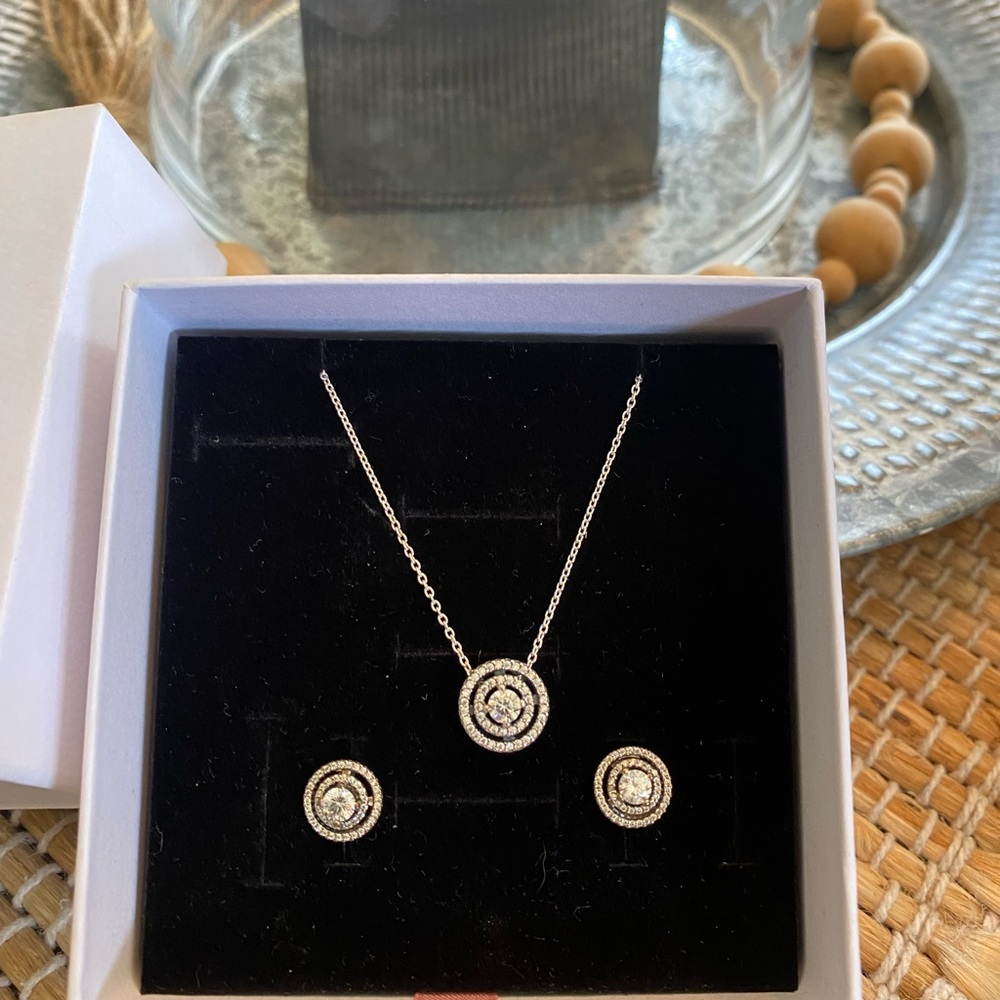 Pandora Silver Necklace and Earring Set with Circular Pendant - Picture 4 of 4